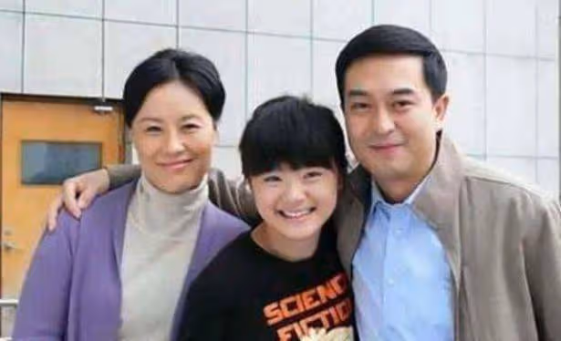 張嘉譯的6個「女兒」,前5個都成一線演員,只有她怎麼都捧不紅