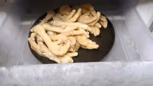 雞爪去骨新方法一根牙籤就搞定簡單快速完整又美味的《檸檬雞爪》