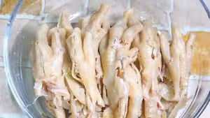 雞爪去骨新方法一根牙籤就搞定簡單快速完整又美味的《檸檬雞爪》
