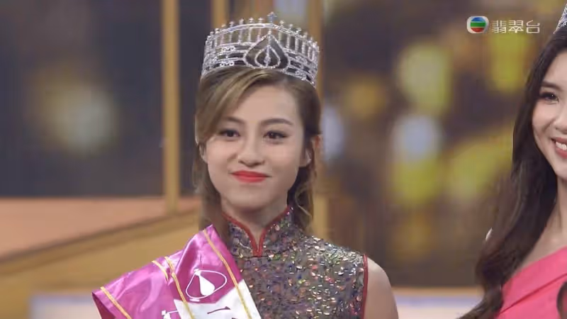 【2022香港小姐】林俊賢女兒林鈺洧摘后冠　大熱梁超怡成雙料季軍