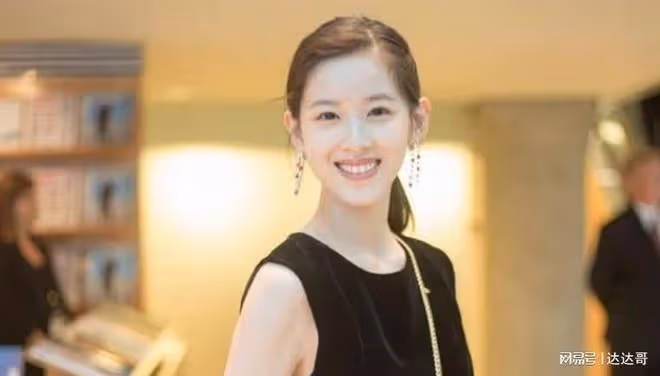 奶茶妹因千億老公卷性侵消失4年 在美挺孕肚秀D級曲線