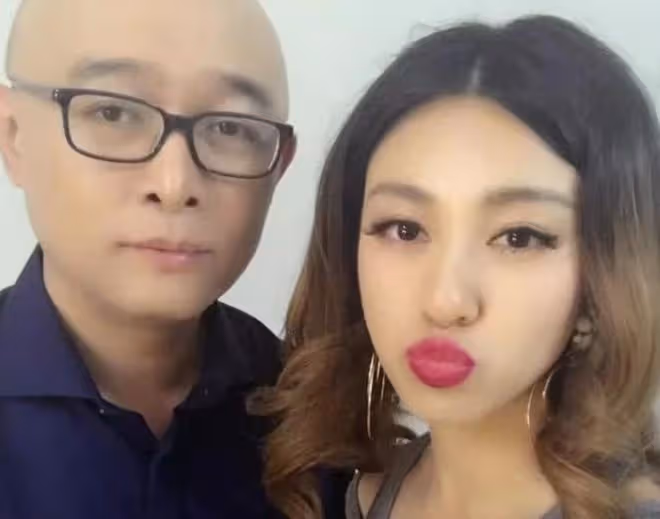 港姐三甲出爐!冠軍是星二代,亞軍當場黑臉,季軍曾演梁朝偉女兒