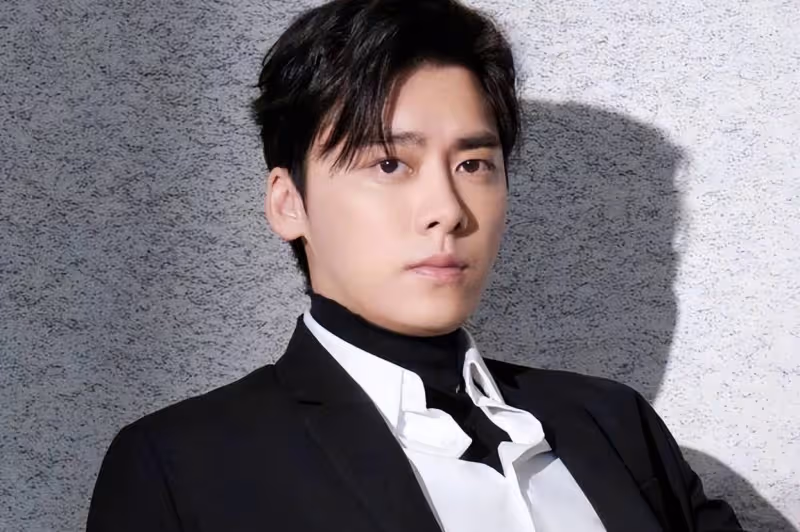 李易峰工作人員全部解散：大多數人面臨失業，只留下經紀人收尾