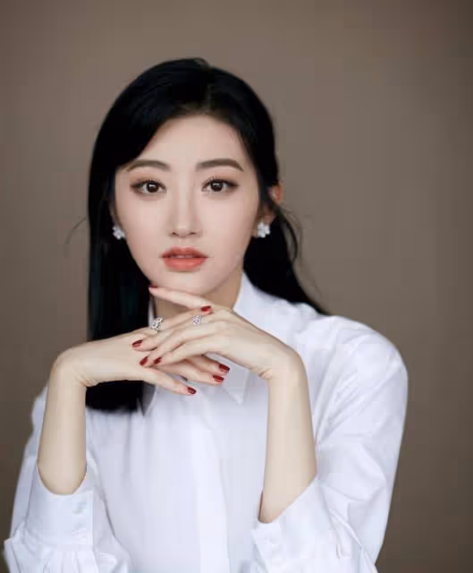 最受男生歡迎的女生，臉上都有這4個「優點」，能中1個顏值都不低