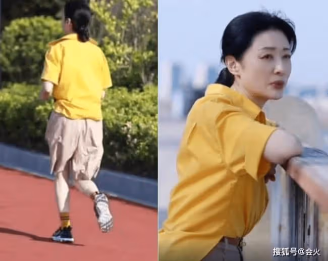 周濤私下工作狀態曝光 穿睡衣素顏打手電背台本