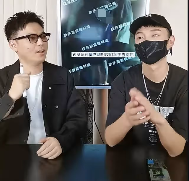 周冬雨劉昊然戀情曝光 兩人約會完同回小區