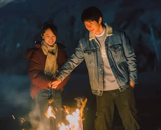 周冬雨劉昊然戀情曝光 兩人約會完同回小區