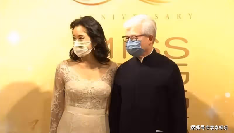 朱玲玲現身港姐總決賽,陳法蓉主動讓出C位,朱玲玲出場成為焦點