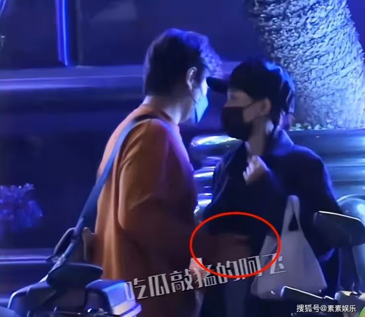 陳喬恩小腹隆起疑似懷孕,艾倫為她小心摸肚子,牽手動作很細心