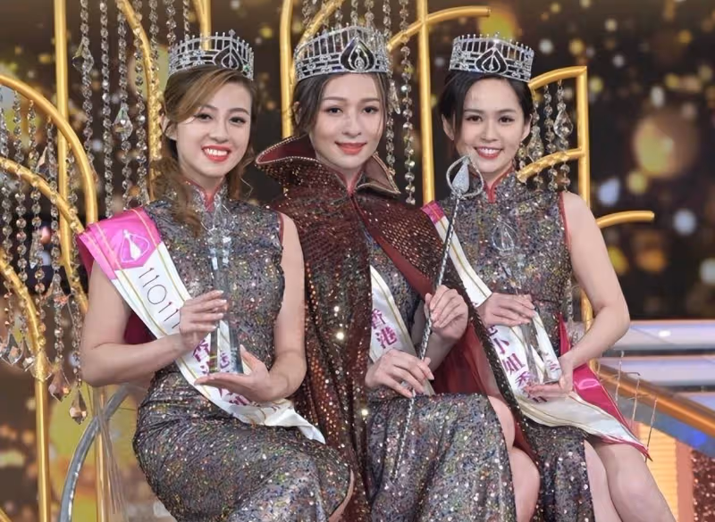 2022年香港小姐季軍梁朝儀！童星與梁朝偉一起出道，身上紋了三個紋身
