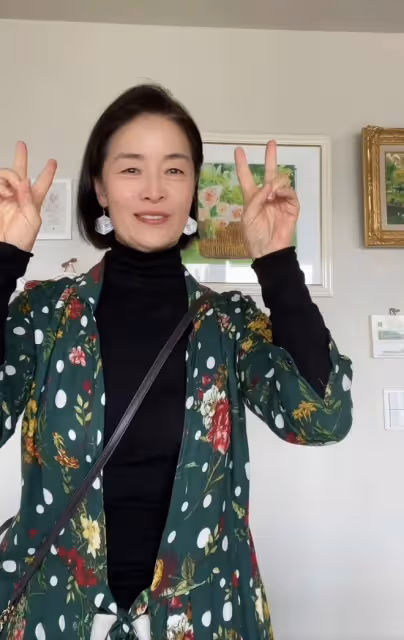老戲骨顧艷曬日本生活,開簽售珠光寶氣受追捧,和日籍老公好恩愛