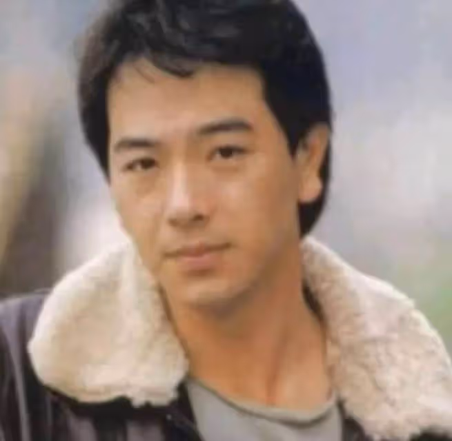 出道37年的張晨光0緋聞，50歲妻子容顏不老，戲外生活幸福美滿。