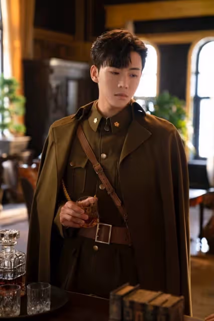 《千金ㄚ鬟》二爺每集都在脫,不穿更好看的男星!張凌赫、龔俊脫衣超級壯