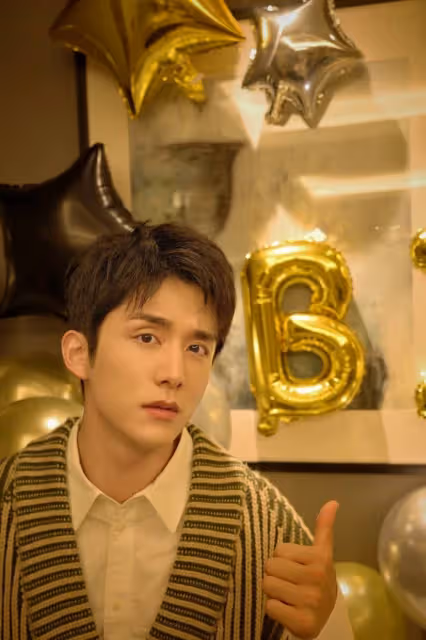 《千金ㄚ鬟》二爺每集都在脫，不穿更好看的男星！張凌赫、龔俊脫衣超級壯