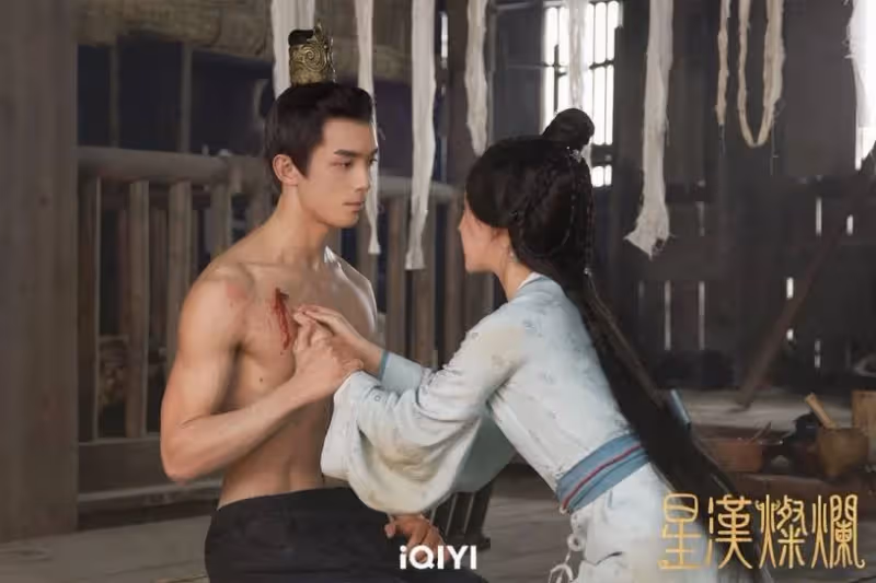 《千金ㄚ鬟》二爺每集都在脫，不穿更好看的男星！張凌赫、龔俊脫衣超級壯