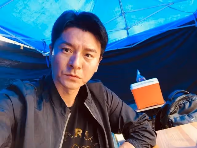 劉德華在哈爾濱拍戲:聘用兩個替身,深夜在街頭燒香拜神