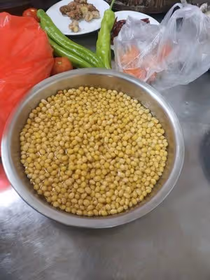 黃豆燜魚仔