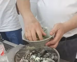 黃豆燜魚仔