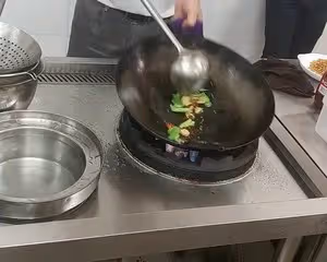 黃豆燜魚仔