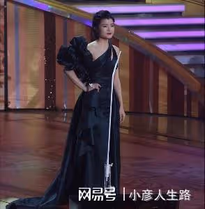 港姐三甲出爐，前TVB小生林俊賢女兒奪冠，「翻版孫藝珍」獲兩獎
