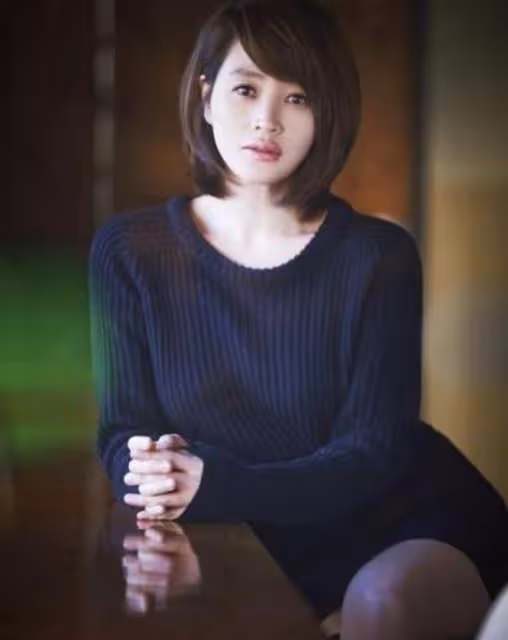 52歲金惠秀秀豐滿身材 為母還債13億決裂 與「醜男」劉海鎮曾戀愛