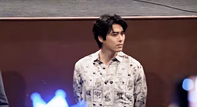 孫藝珍懷孕後玄彬40歲生日,女兒級小粉絲舉牌告白!准爸爸表情失控