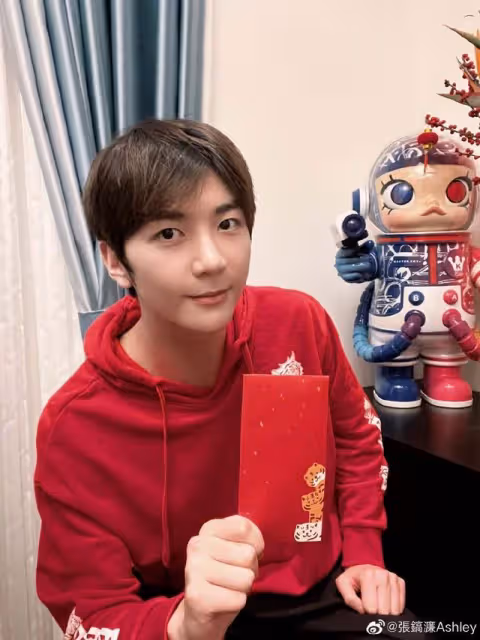知名港圈女神現身小縣城商演!出場費高達60萬,唱歌頻頻走音