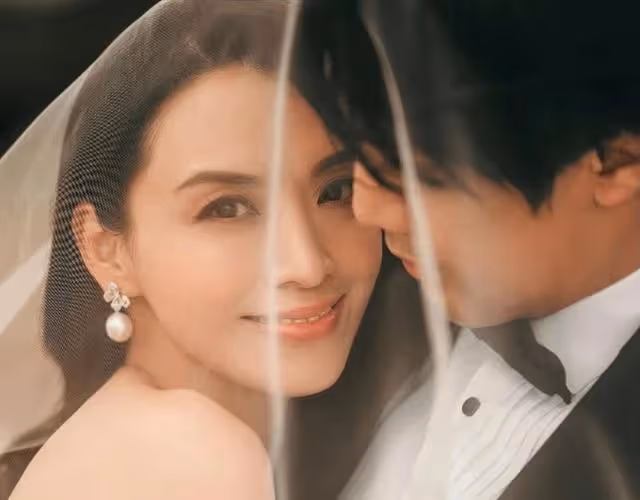 恭喜!TVB知名女星與小5歲醫生男友今日大婚,滿身金器貴氣逼人