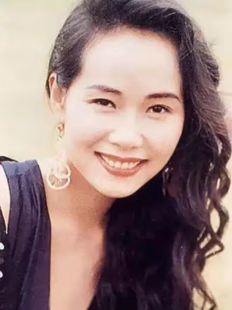 結婚34年老公8次出軌, 她堅持不離婚 一生無兒無女,今58歲優雅依舊與老公日常秀恩愛