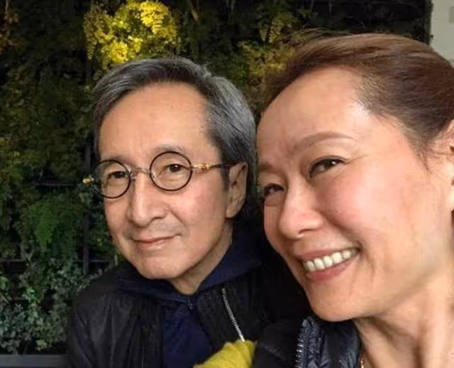 結婚34年老公8次出軌, 她堅持不離婚 一生無兒無女,今58歲優雅依舊與老公日常秀恩愛