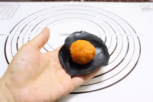 黑金蛋黃酥