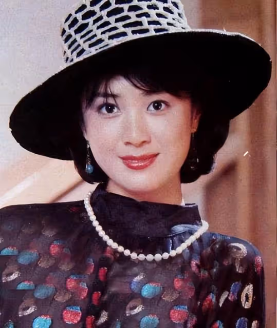 兩婚皆失敗！「最美妲己」厭倦拍戲經商險賠光錢　「中年自甘墮落」毀了自己也害到兒子