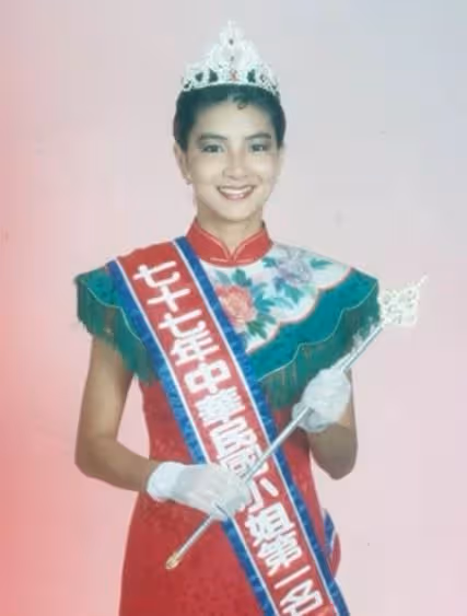 59歲美得像仙女!選美冠軍「狠斷7年豪門婚」離婚後靠自己 坦言「10幾歲就患病」早體認:無常會先來