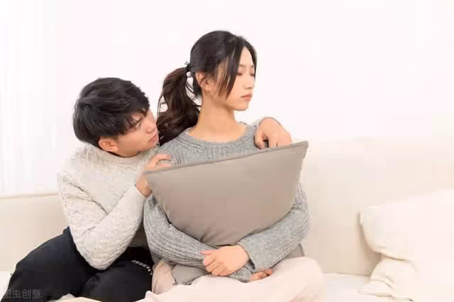 「你不能欺負我兒」小兩口吵架婆婆訓兒媳,兒:你再不走家都散了