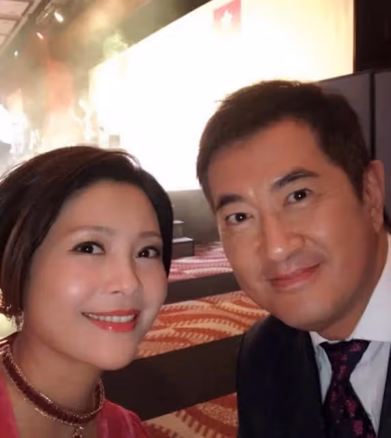 貴氣十足!53歲TVB前女星罕見露面,息影多年成上市公司執行董事