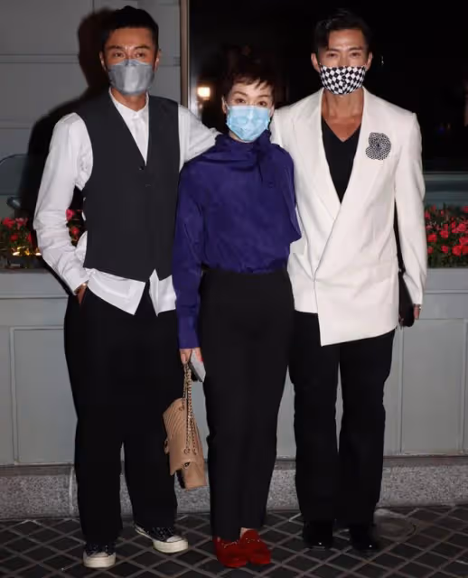 48歲女星陳煒再婚太豪氣！一身行頭過百萬，婚紗上鑲嵌千顆水晶