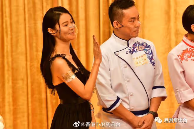 TVB55周年亮燈大合照泄玄機？這位力捧小花站正中高層主動招呼