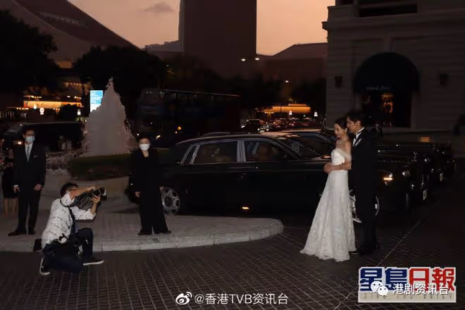 恭喜恭喜！TVB當紅花旦今日再婚，大方與老公親親讓傳媒任影