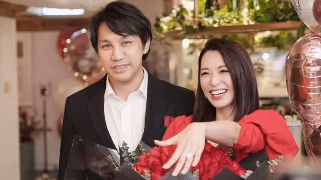 陳煒婚宴現場外曬恩愛　醫生老公承諾照顧一生一世