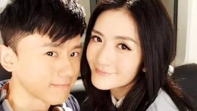 結婚11周年曬緊擁合照　謝娜表白張傑：這就是愛