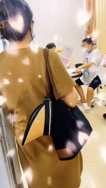 大衣哥兒媳懷雙胞胎40天!曬B超照打臉陳亞男,此前辭職疑為養胎