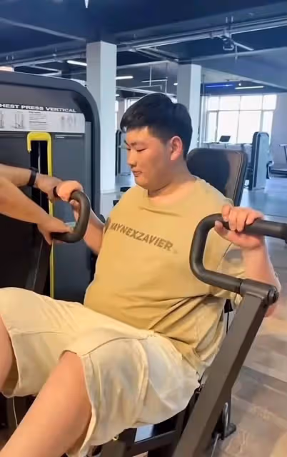 大衣哥兒媳懷雙胞胎40天!曬B超照打臉陳亞男,此前辭職疑為養胎