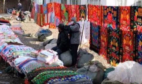 老婆去世五年，女兒帶同學來家裡玩，同學指著老婆照片喊：「媽媽」~