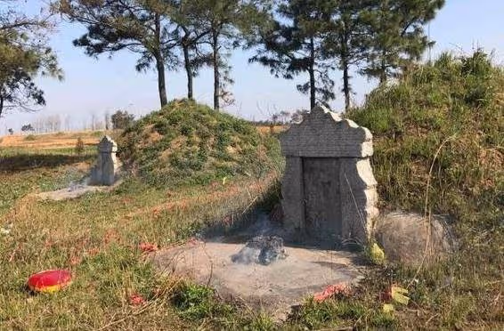 阿嬤託夢沒錢花,他寧願被扣半月薪水也要回家燒紙錢,回去上班後「一切全都毀了」~