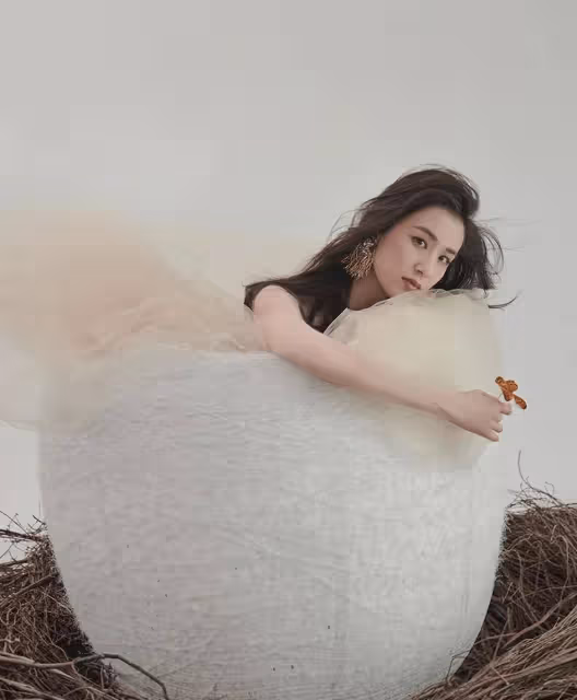 黃聖依，四大女演員之一，80後美女