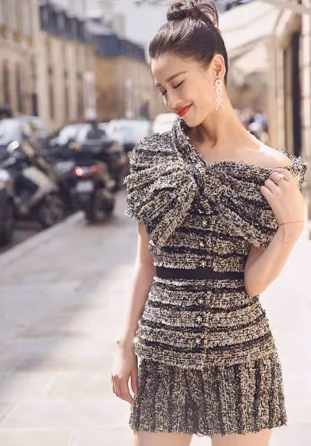 黃聖依，四大女演員之一，80後美女