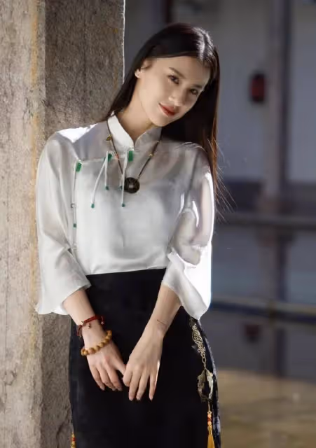 黃聖依，四大女演員之一，80後美女