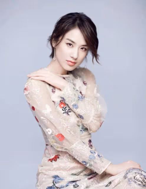 黃聖依，四大女演員之一，80後美女