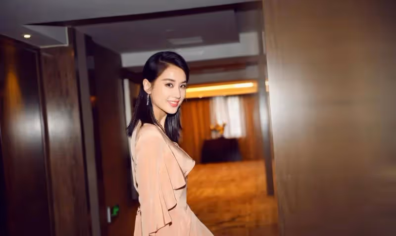 黃聖依，四大女演員之一，80後美女