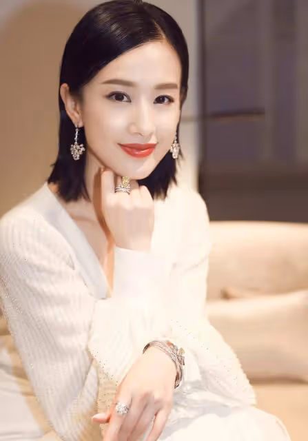 黃聖依,四大女演員之一,80後美女